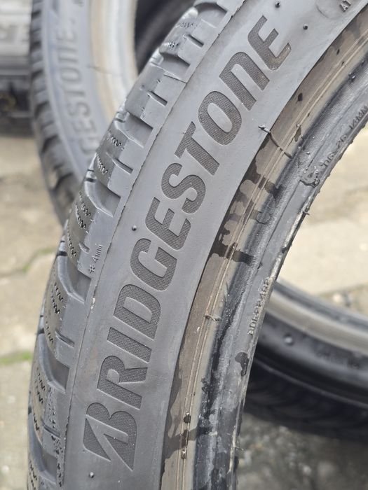 225 40 18  Bridgestone