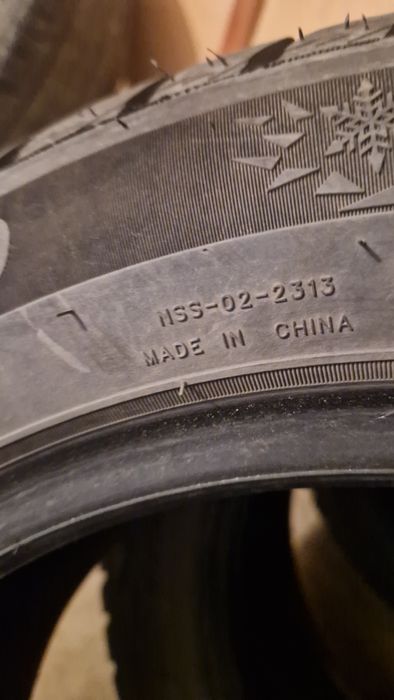 Продам шину зимние