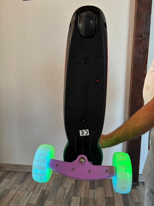 Trotineta cu 20 moduri de iluminat led