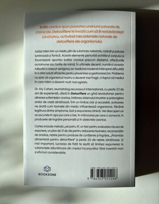 Cartea "Detoxifiere", de Dr. Aly Cohen