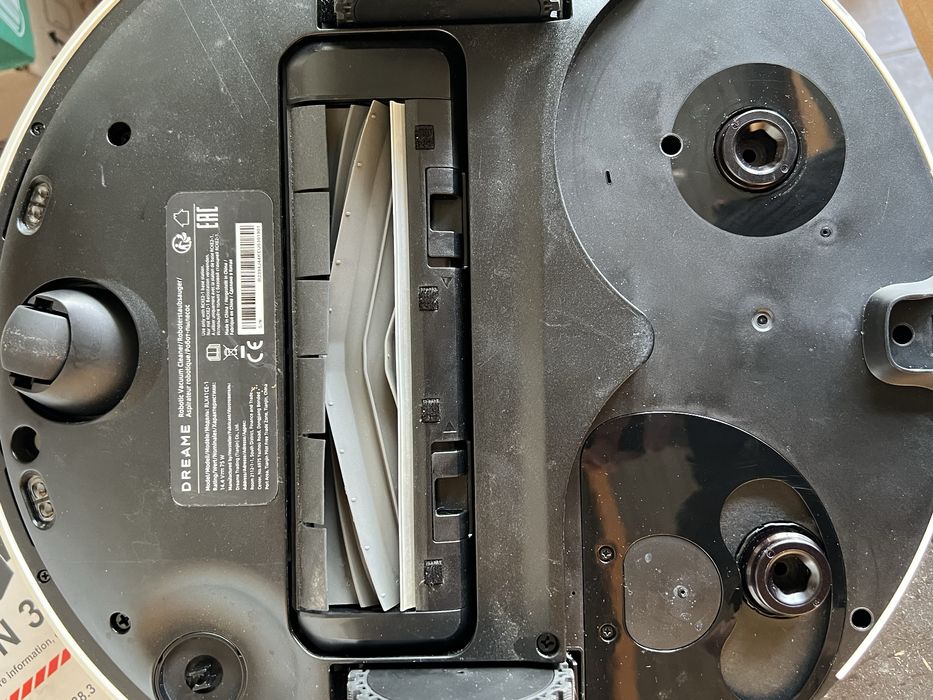 Robot de aspirare cu mop Dreame L20 Ultra - defect - pentru piese