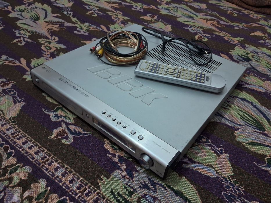 Усилитель с тюнером BBK