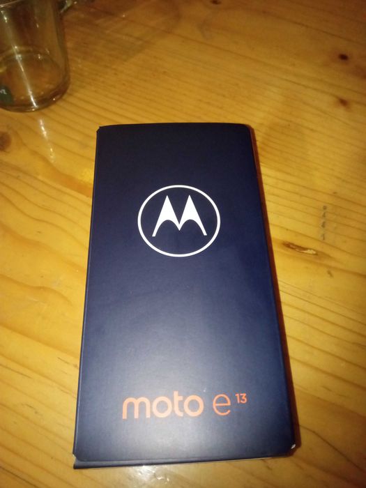 Moto E 13 чисто нов, не използван.