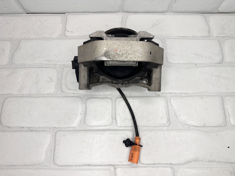 Тампон двигател ляв AUDI A6 A7 4G 3.0TFSI