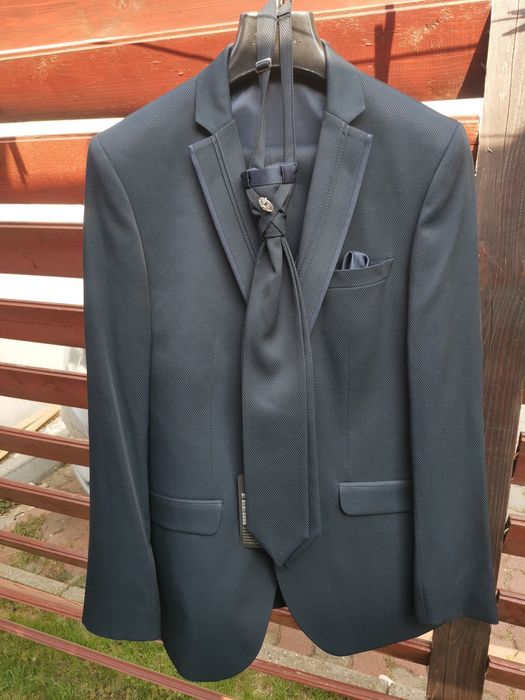 Costum barbatesc nou, Maxximus