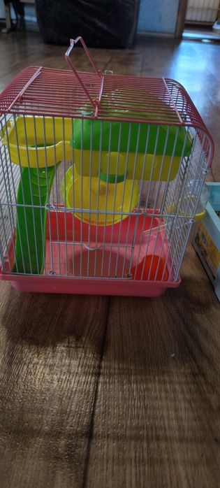 Продам клетку для хомяка.