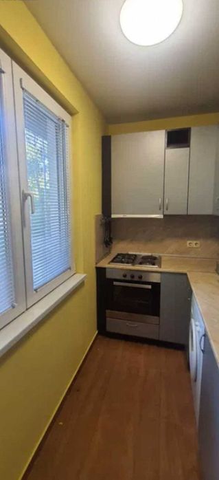 Дава се под наем Тристаен апартамент в София, Медицинска академия - 105 кв.м за 700 € - Снимка #4