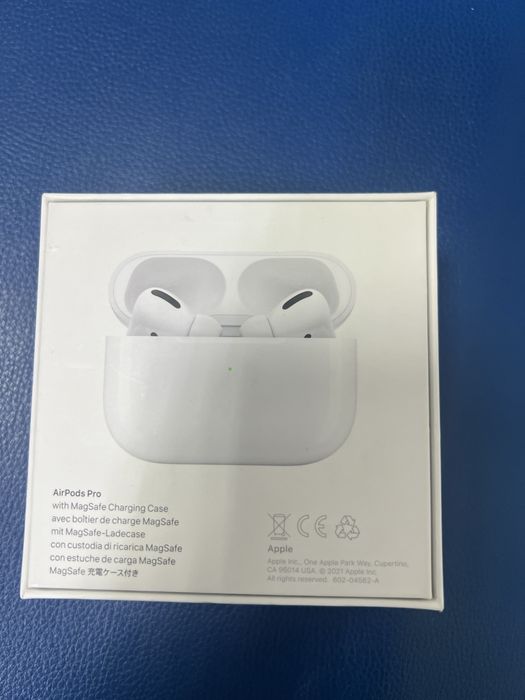 Наушники Apple AirPods