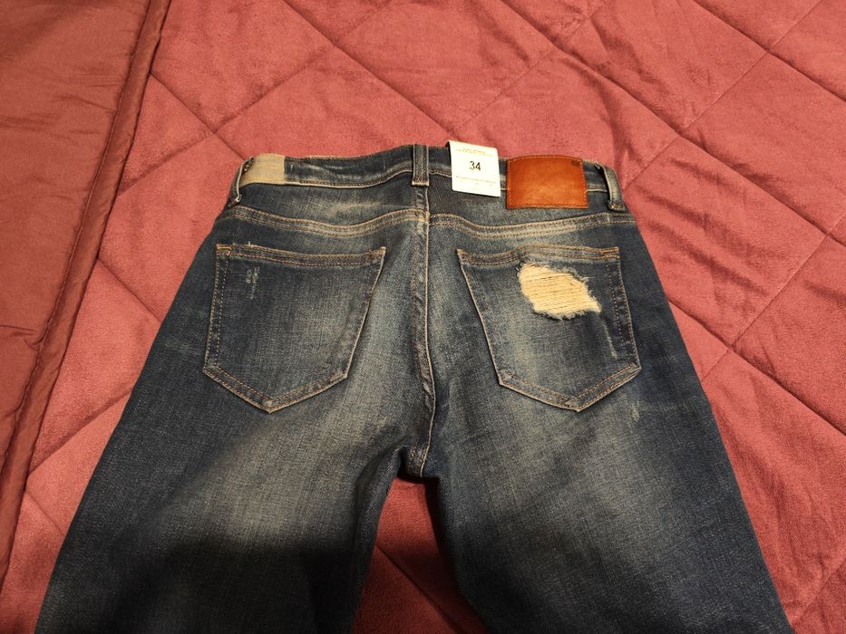 Zara/Mango jeans cu etichetă