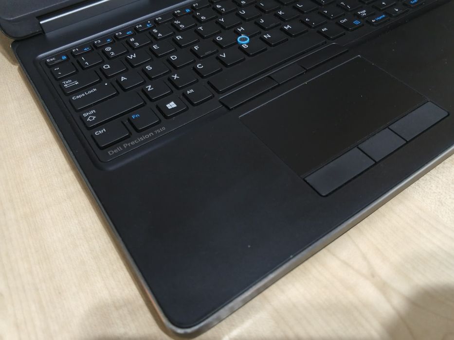 DELL Precision 7510 15,6"IPS FHD/Xeon E3/8GB DDR4/500GB SSD/Quadro 2GB