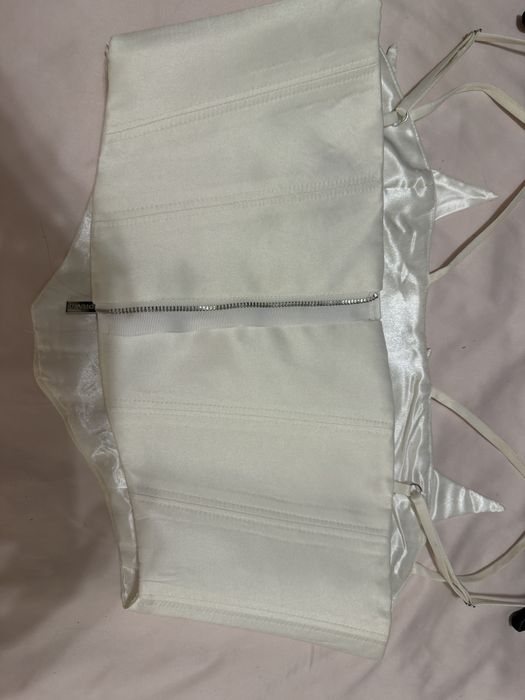 Корсет топ боди  - дължи малко над  пъпа невероятно стои