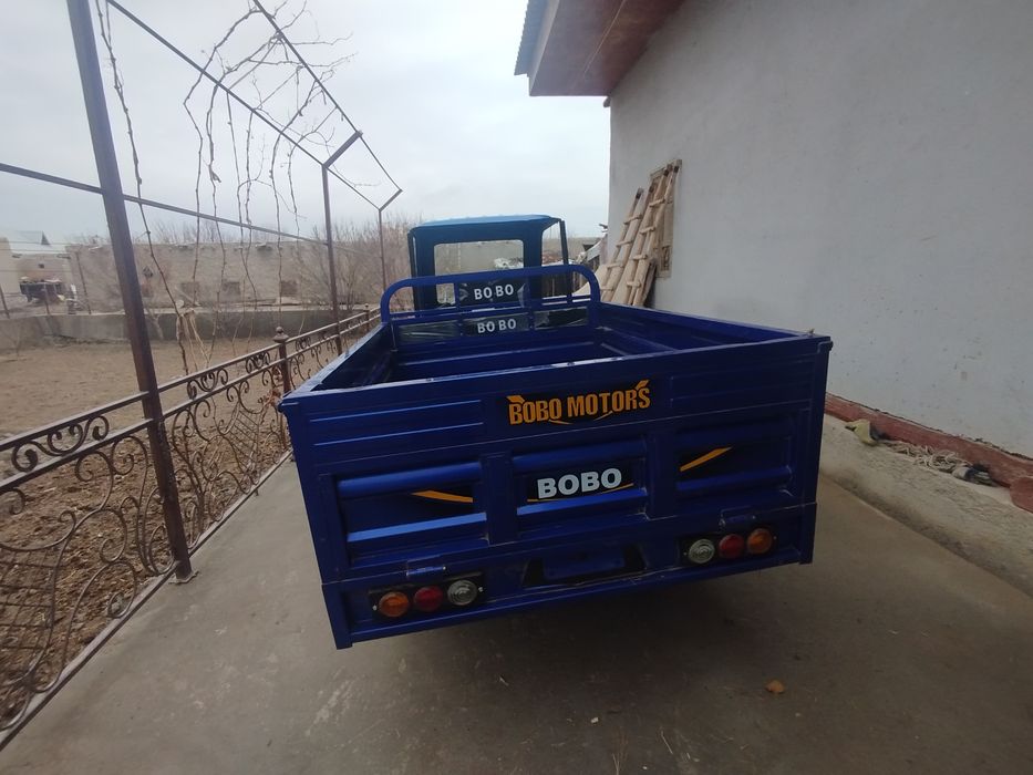 Mototsikl sotiladi: Texpaspurt va nomeri bor.