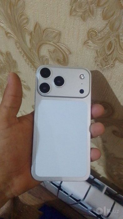 Iphon xr 17 pro max koʻrps