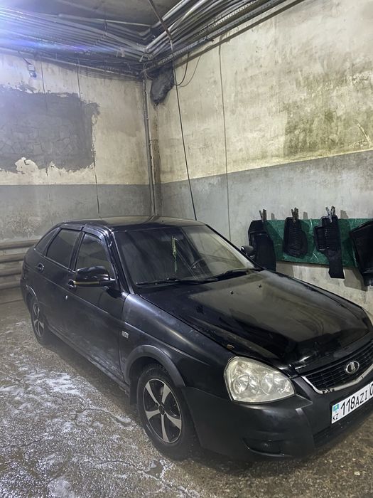 Прирора хетчбек 2011