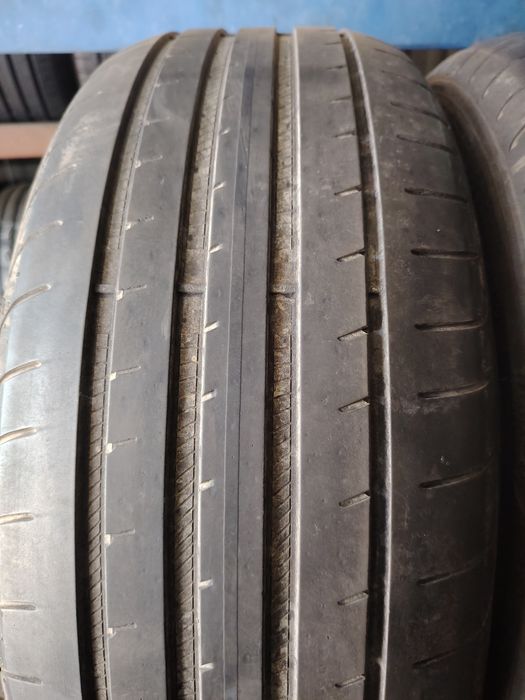 225/45 R19 Goodyear Eagle F1 de vara cu buză pt jante