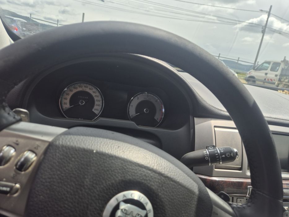 JAGUAR XF 2010 — imagine 5