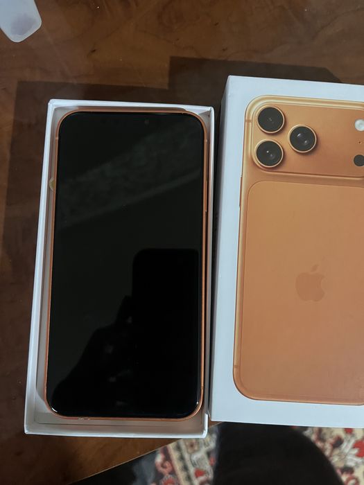 Продам айфон XR в корпусе 17 pro