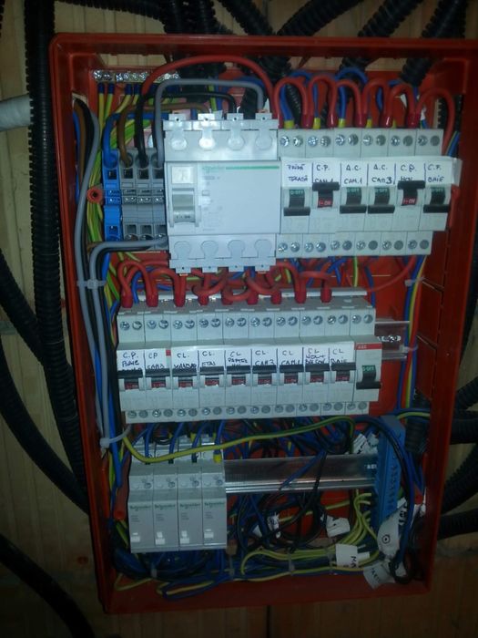 Electrician, instalatii, depanari, interfoane,camere supraveghere