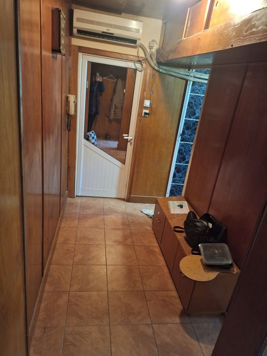 Vând apartament 3 camere semidecomandat