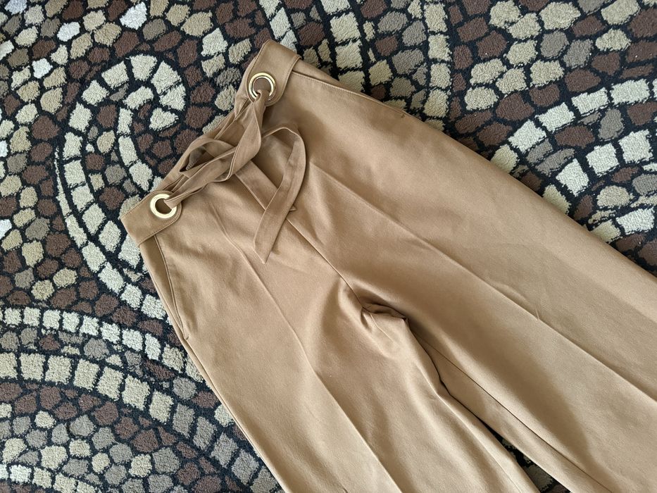 Классические брюки от МАНГО