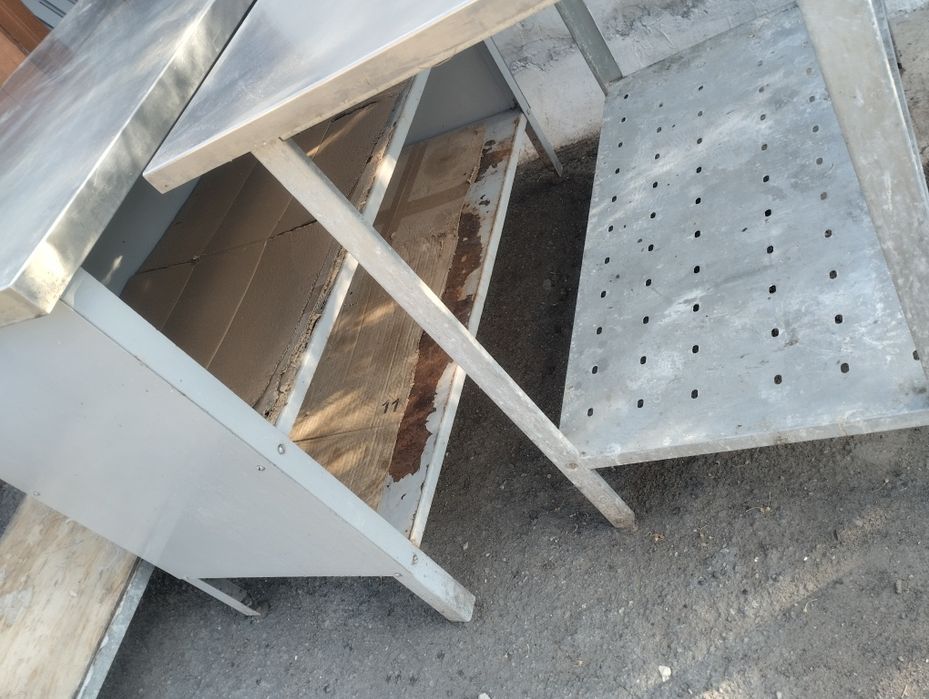 Продам столы для  кухни в кафе