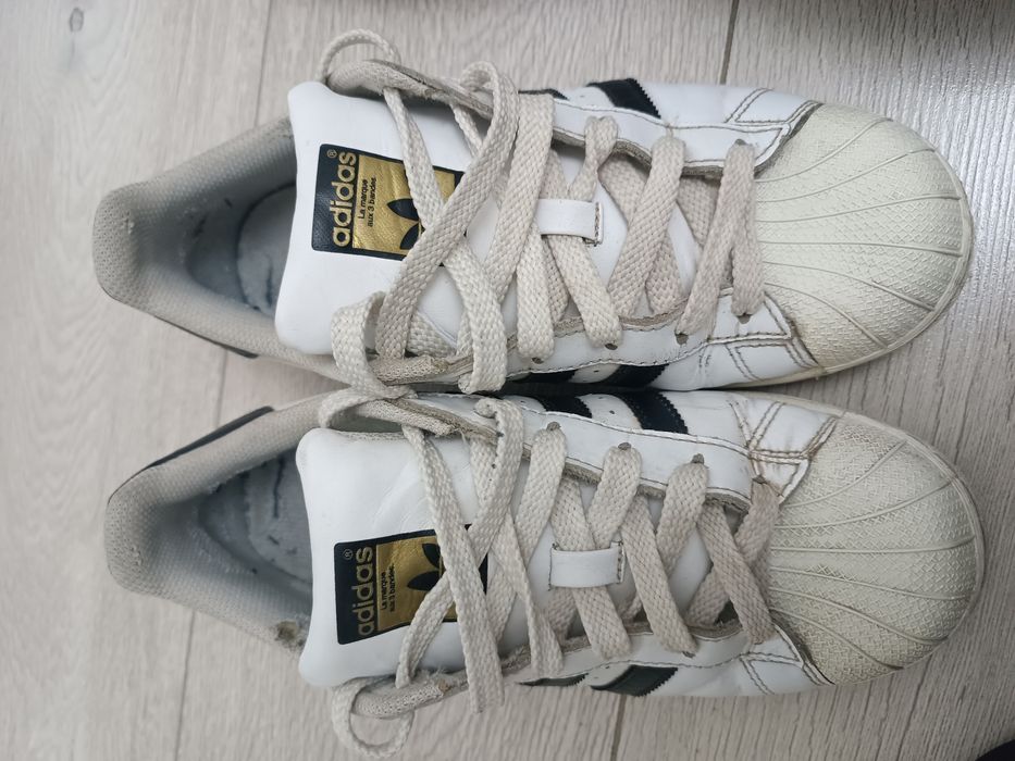 Продам кроссовки Adidas superstar