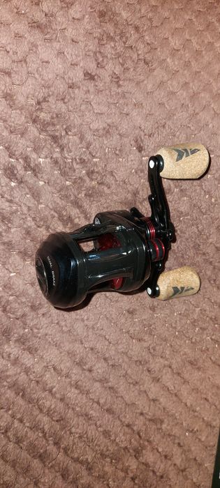 Продам катушку KastKing.