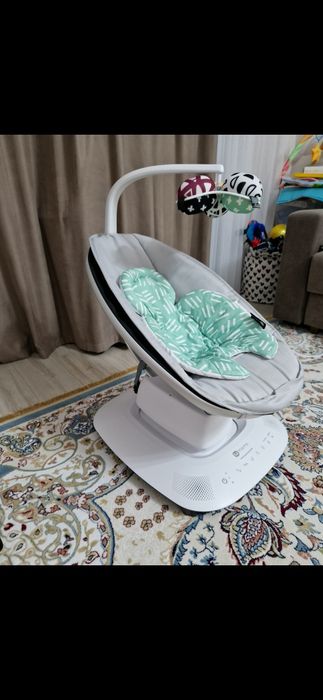 Продам шезлонг 4moms