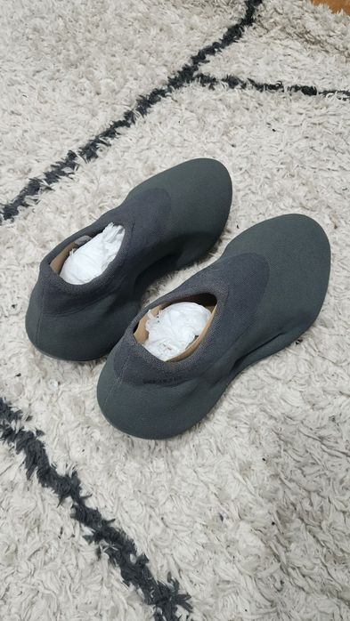 Обувки Yeezy Knit RNR Fade Onyx