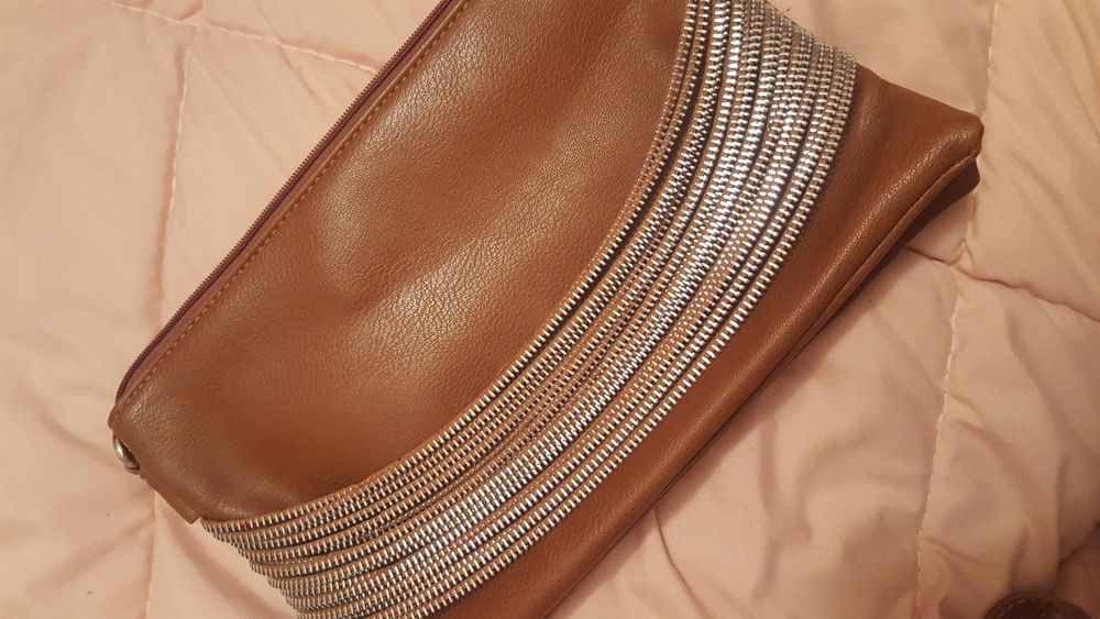 Кафява дамска чанта