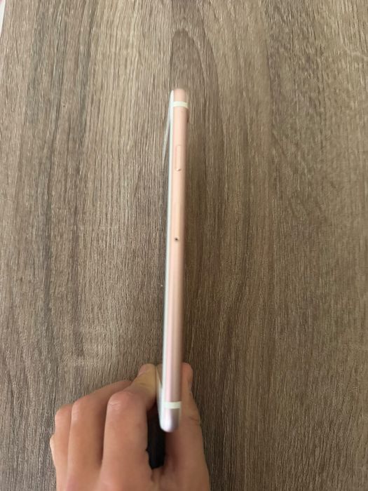 iPhone (Apple) 7