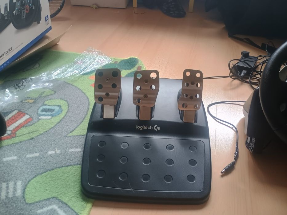Logitech g920 волан и педали .