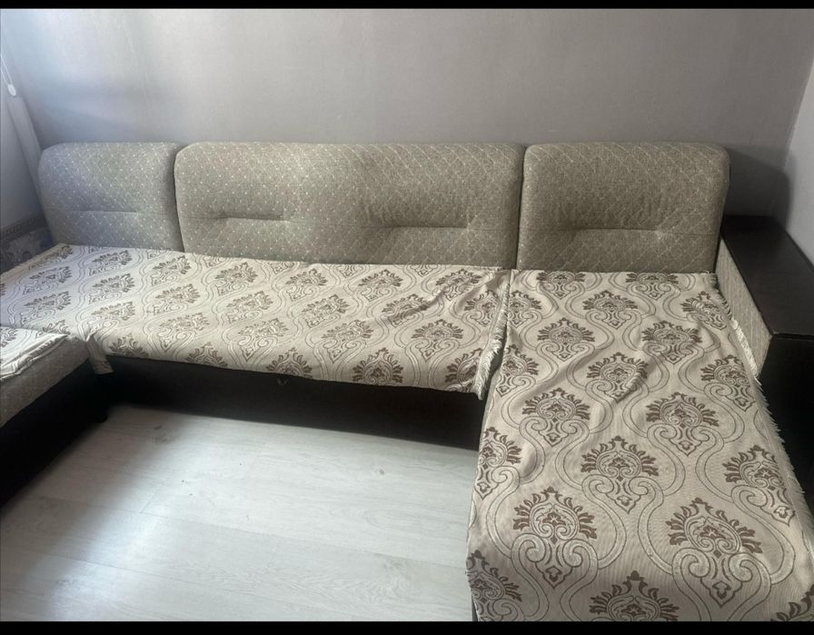 Диван и два кресла