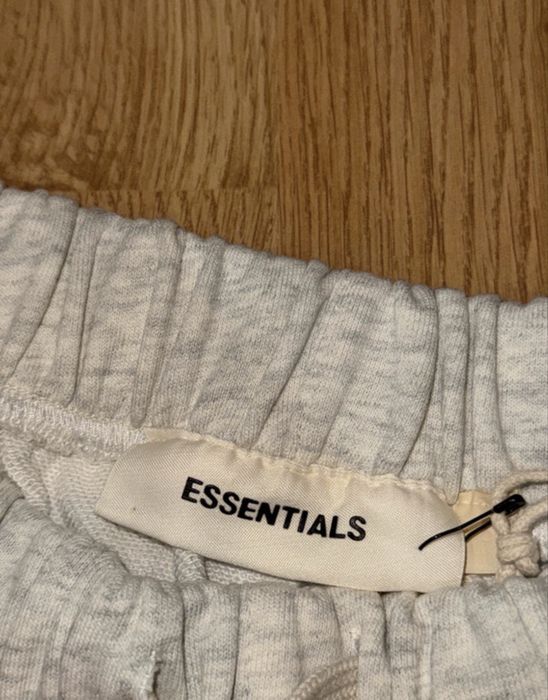 Pantaloni scurti Essentials
