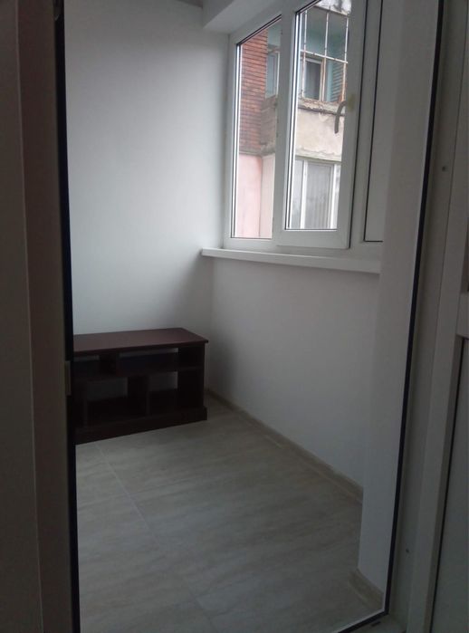 Inchiriez garsoniera