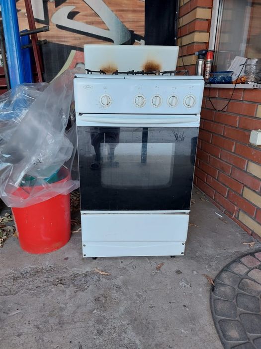 Продам газовую плиту