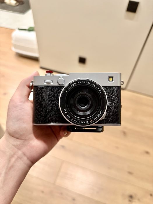 Продам Fujifilm XE5
