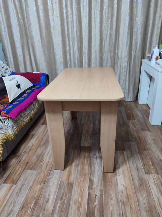 Продам кухонный стол