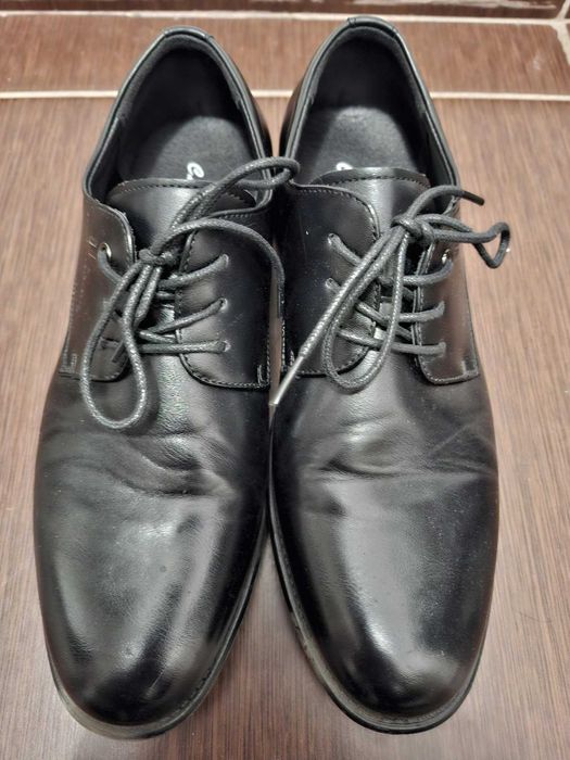 Vand pantofi barbati marimea 39