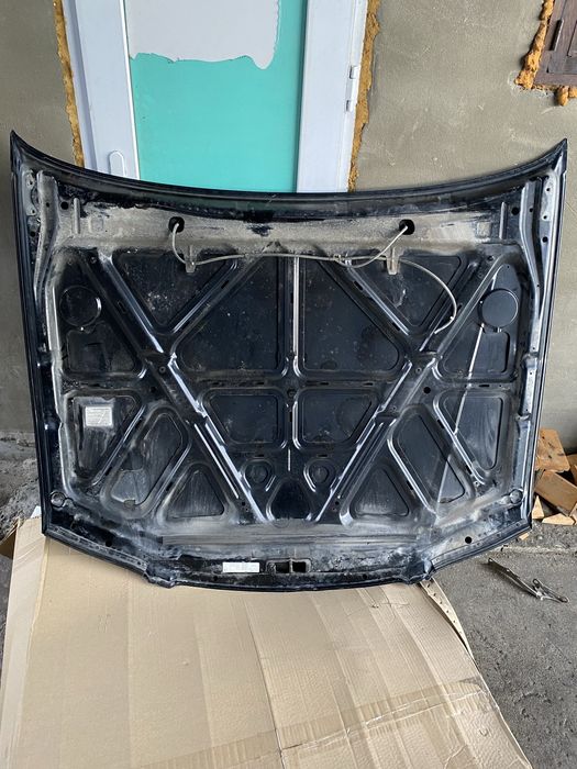 Капот Nissan Avenir