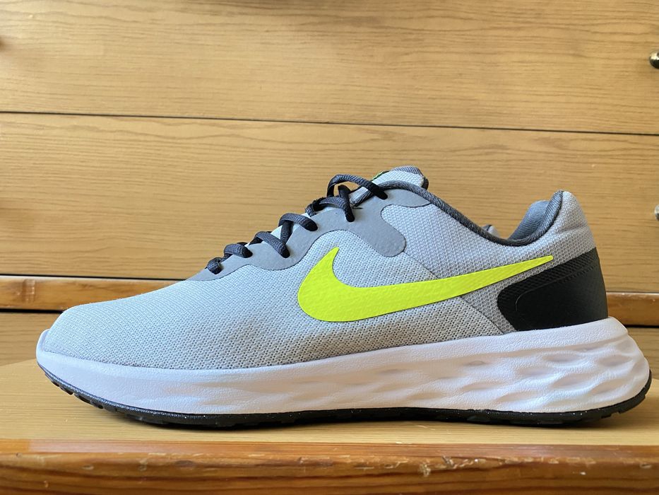 NIKE  REVOLUTION  6  номер  45,5