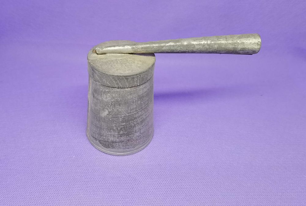 Продавам нещата от снимката-клещи за чапраз,ножици, кубинка,кафеварки