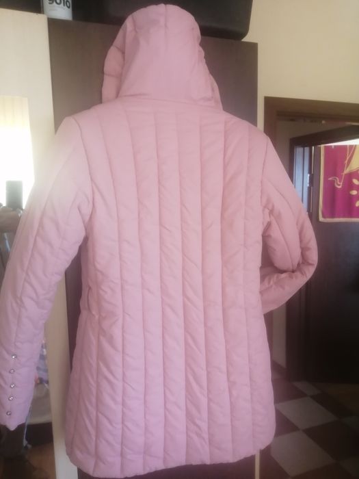 Дамско яке, употребявано без забележки.