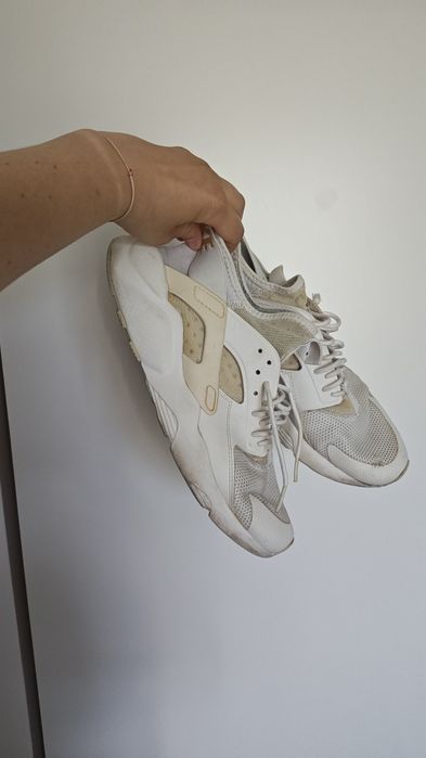 Nike Air Huarache albi