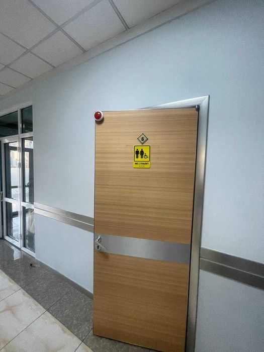 Тактильные таблички со шрифтом брайля для МГН