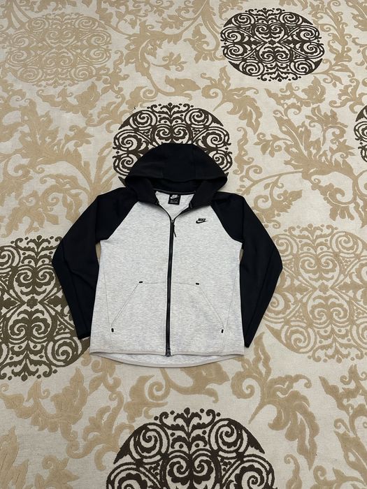 Nike Tech Fleece серый