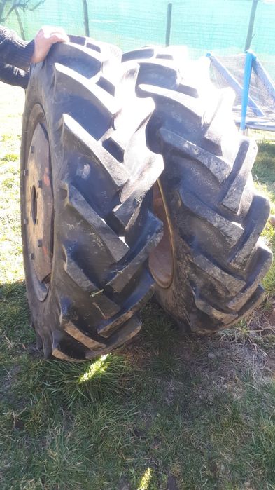 Cauciucuri tractor  12,4R28 cu jenti