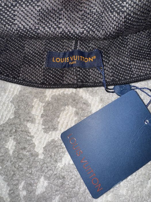 Caciula Louis Vuitton