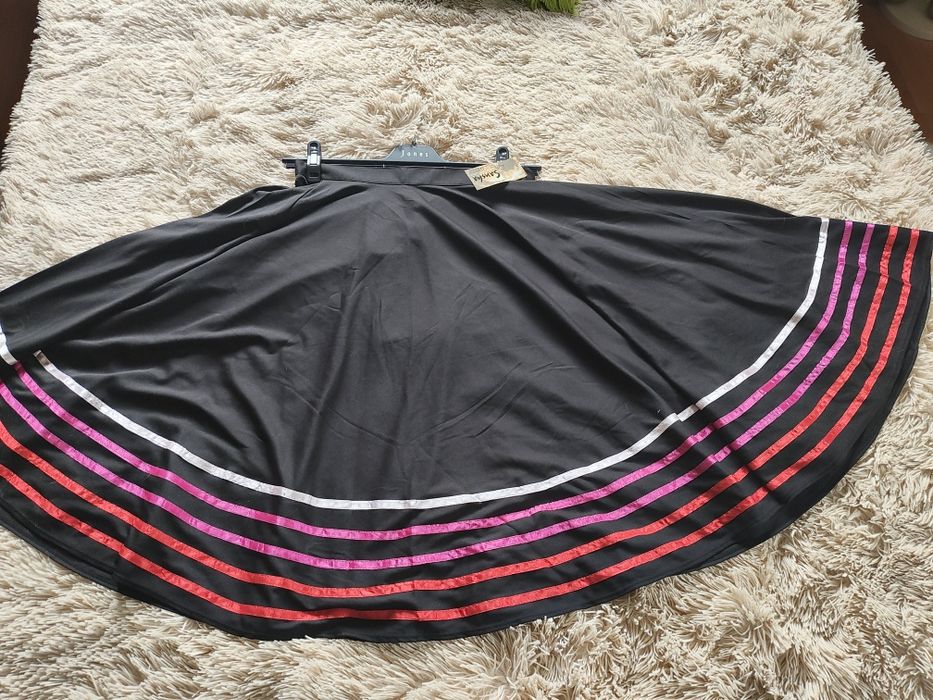 Нова пола за танци