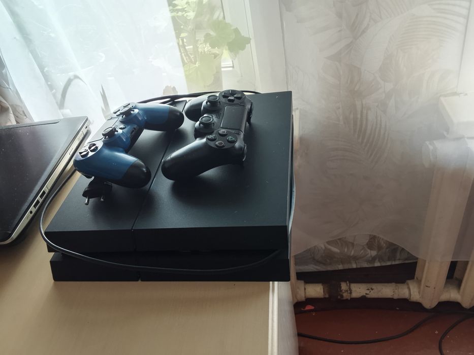Sony PlayStation 4
